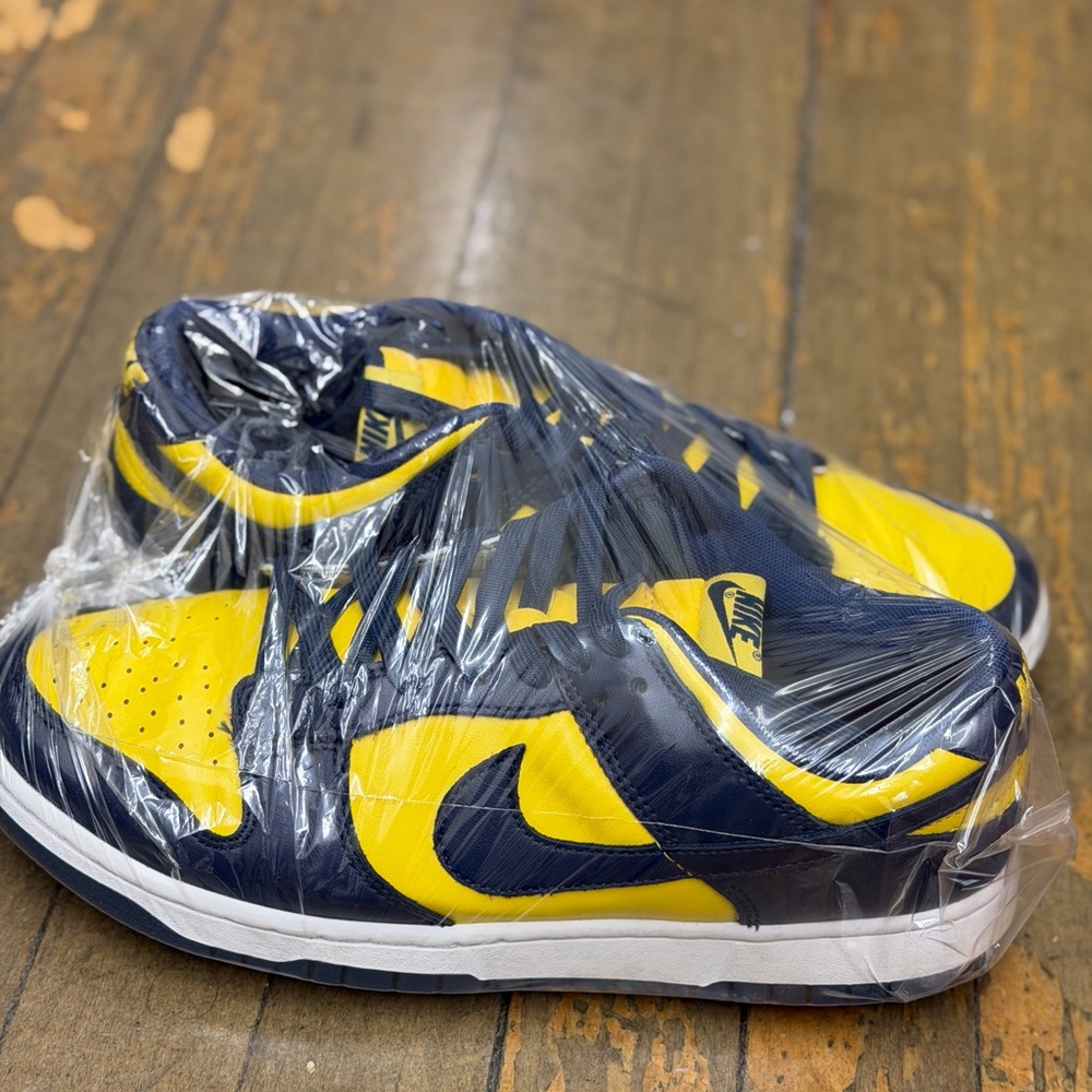 Nike Dunk Low Michigan